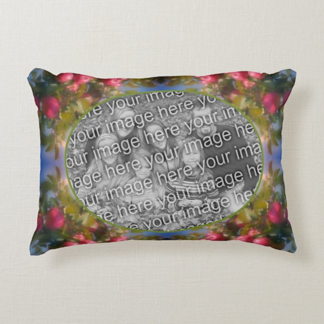 Rote Äpfel auf Baumrahmen hinzufügen Ihr Foto Dekokissen (Vorderseite)