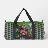 Rote Äpfel auf dem Baumland Personalisiert Duffle Bag (Vorderseite)