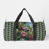 Rote Äpfel auf dem Baumland Personalisiert Duffle Bag (Rückseite)