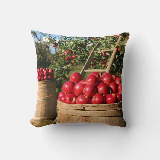 Rote Apfelernte aus Orchard Kissen (Vorderseite)
