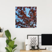 rote Äste unter blauem Himmel Poster (Heimbüro)