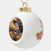 Rote Augenröhre auf Jack-O-Lantern Keramik Kugel-Ornament (Rechts)