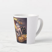 Rote Augenröhre auf Jack-O-Lantern Milchtasse (Rechte Ecke)