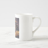 Rote Augenröhre auf Jack-O-Lantern Porzellantasse (Rechts)