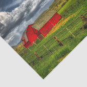 Rote Barnen Grüne Grasfeld-Squaw-Gebirge, WA Seidenpapier (Ausschnitt)