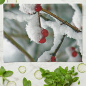 Rote Beeren im Winterschnee Küchentuch (Gefaltet)