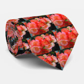 Rote Begonia-Blume Krawatte (Gerollt)