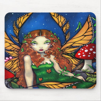 "Rote behaarte feenhafte Königin" Mousepad