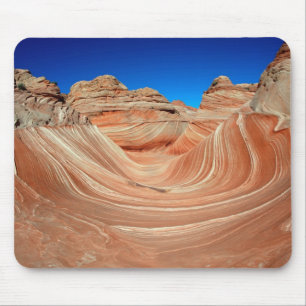 Rote, beige und gelbe Streifen im Wind und Mousepad