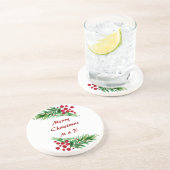 Rote Berries an einem grünen Kiefernzweig Getränkeuntersetzer (Seite)