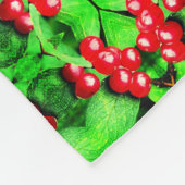 Rote Berries mit Raindrops Abstraktes Naturemuster Fleecedecke (Ecke)