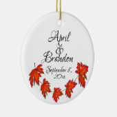 Rote Blätter, Ahorn-Blätter, Herbstfarben boho Keramik Ornament (Rechts)