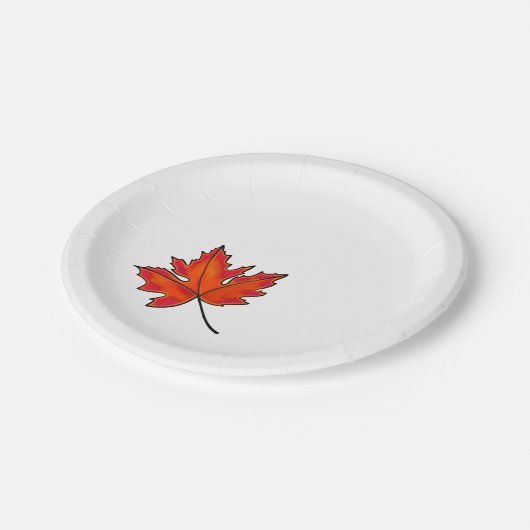 Rote Blätter, Ahorn-Blätter, Herbstfarben Pappteller (Schrägansicht)