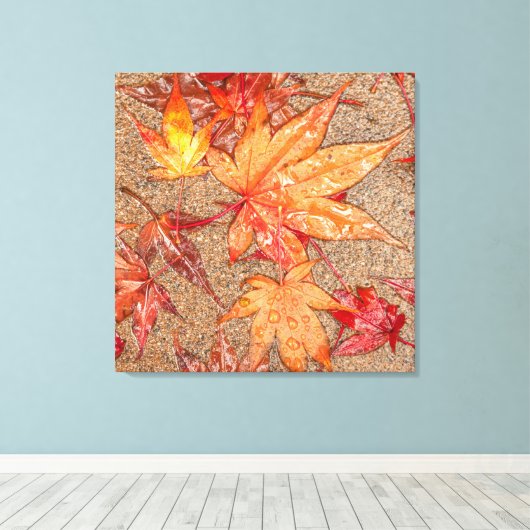 Rote Blätter im Regen Leinwanddruck (Insitu (Holzboden))