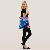 Rote blaue Marmortextur Tasche (Am Model)