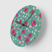 Rote Blume auf grünem Hintergrund Runde Wanduhr (Winkel)