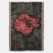 Rote Blume auf Grunge-Text Decke (Vorderseite Vertikal)