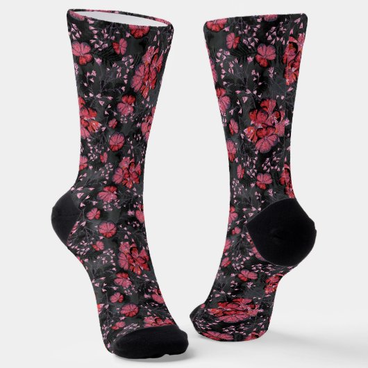 Rote Blume auf schwarz-grauem Hintergrund. Socken (Gewinkelt)