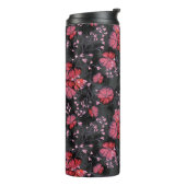 Rote Blume auf schwarz-grauem Hintergrund. Thermosbecher (Nach links gedreht)
