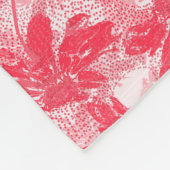 Rote Blume auf Weiß. Fleecedecke (Ecke)