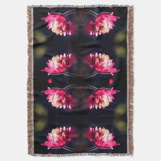 Rote Blume bei Sonnenlicht Abstrakt Decke (Vorderseite Vertikal)