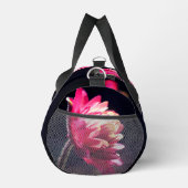 Rote Blume bei Sonnenlicht Duffle Bag (Rechts)