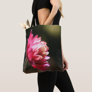Rote Blume bei Sonnenlicht Tasche