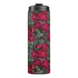 Rote Blume, Blumenmuster im Wasser. Thermosbecher
