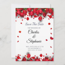 Rote Blume mit romantischen Rotherzen