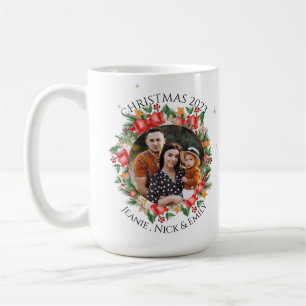 Rote Blumenfamilienfoto Frohe Weihnachten Kaffeetasse