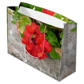 rote Blumenseidenpapier Große Geschenktüte (Rückseite Schrägansicht)