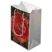 rote Blüte Mittlere Geschenktüte (Vorderseite Schrägansicht)