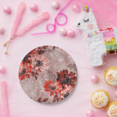 Rote, bordeauxrote Blume. Pappteller (Party)