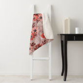 Rote, bordeauxrote Blume. Sherpadecke (Beispiel)