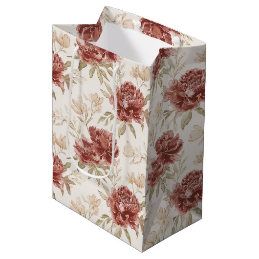Rote Creme Blumen Brautparty Mittlere Geschenktüte (Vorderseite Schrägansicht)