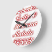 Rote Cupcakes Vodka Hakuna Matata FUNNY. Runde Wanduhr (Winkel)