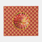 Rote Dahlien-Blumen-Naturmuster  Fleecedecke (Vorderseite (Horizontal))