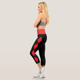 Rote Diamanten auf schwarzen Leggings