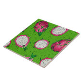 Rote Drachenfrucht auf Grün Fliese (Seite)