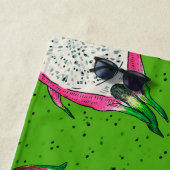 Rote Drachenfrucht auf Grün Strandtuch (Beispiel)