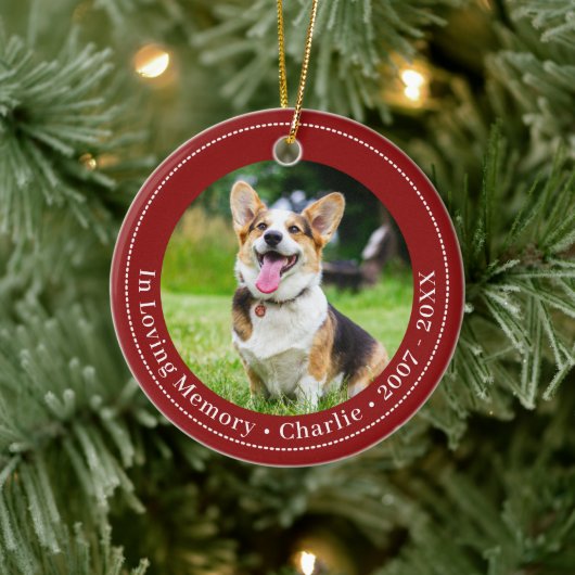 Rote Drucke auf Herz und Nieren im Love Memory Pet Keramik Ornament (Baum)
