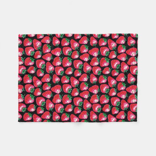 Rote Erdbeere auf schwarzem Grund Fleecedecke (Vorderseite (Horizontal))