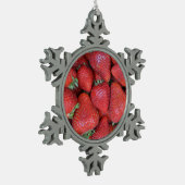 Rote Erdbeeren, frisch Schneeflocken Zinn-Ornament (Links)
