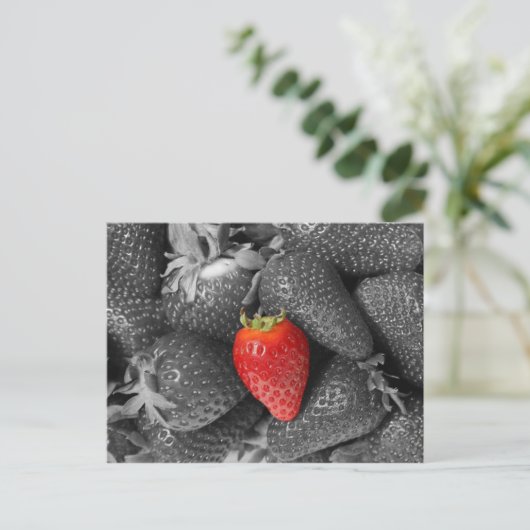 Rote Erdbeerkarte Postkarte (Stehend Vorderseite)