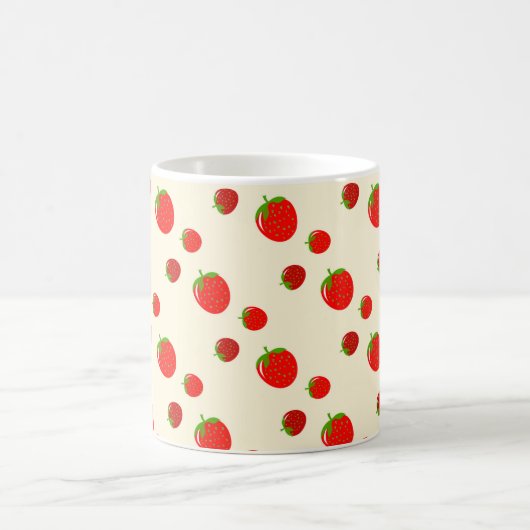 Rote Erdbeermuster auf hellrosa Kaffeetasse (Mittel)