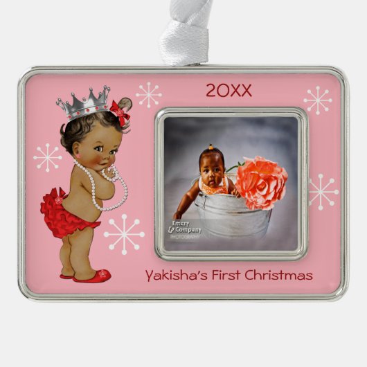 Rote ethnische Prinzessin Baby First Christmas Rahmen-Ornament Silber (Vorderseite)