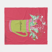 Rote farbige Blume bei Tasse Fleecedecke (Vorderseite (Horizontal))