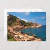 Rote Felsen an der Küste Sardiniens Postkarte (Vorne/Hinten)