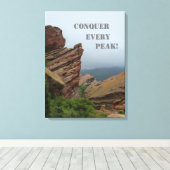 Rote Felsen aufsteigen: Erobere jeden Gipfel Leinwanddruck (Insitu (Holzboden))