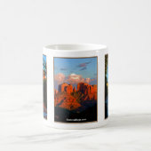 Rote Felsen-Überfahrt in der Sedona Geschenk-Tasse Kaffeetasse (Mittel)